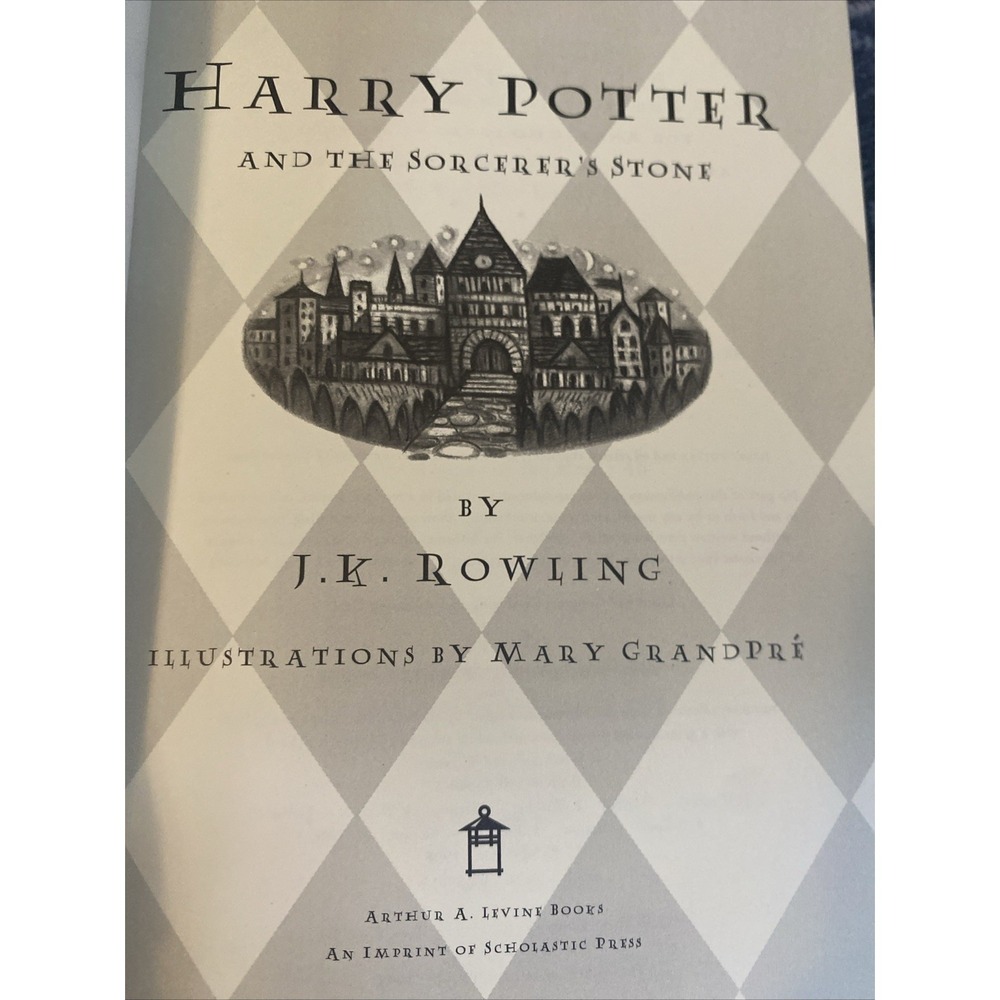 Harry Potter and the Sorcerer's Stone First Edition Hardcover - Picture 3 of 8